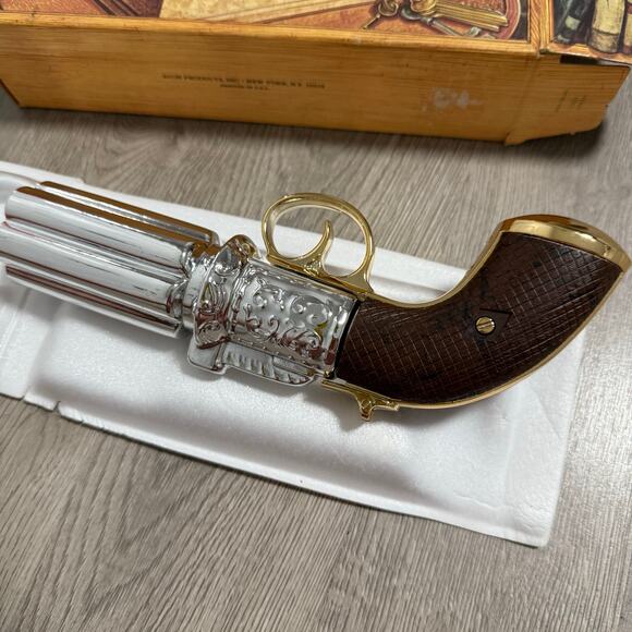 Vintage Avon Pepperbox Pistol 1850 Tai Winds Cologne Decanter in Original Box - Picture 9 of 13